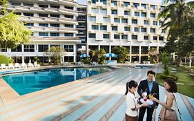 Charoen Hotel